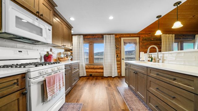 41 County Road 9, Meeker, CO 81641