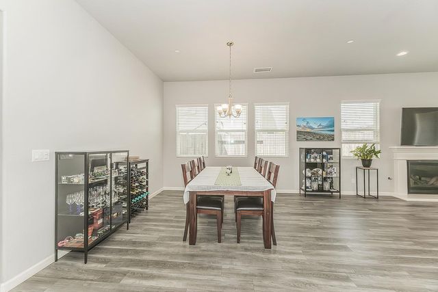 1055 Agua Dulce Avenue, Clovis, CA 93619