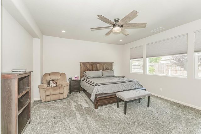 1055 Agua Dulce Avenue, Clovis, CA 93619