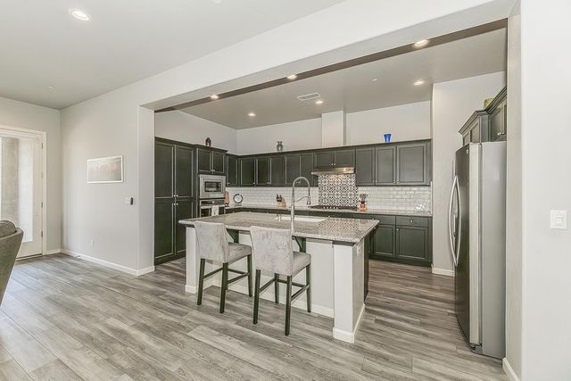 1055 Agua Dulce Avenue, Clovis, CA 93619