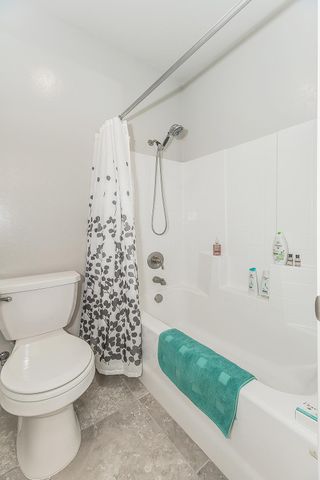 1055 Agua Dulce Avenue, Clovis, CA 93619