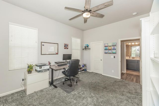 1055 Agua Dulce Avenue, Clovis, CA 93619