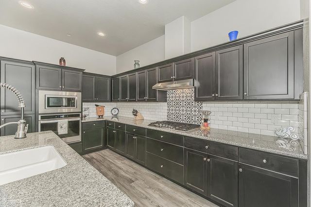 1055 Agua Dulce Avenue, Clovis, CA 93619