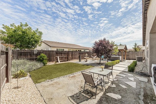 1055 Agua Dulce Avenue, Clovis, CA 93619