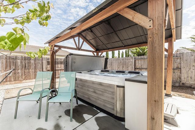 1055 Agua Dulce Avenue, Clovis, CA 93619