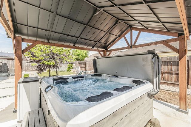 1055 Agua Dulce Avenue, Clovis, CA 93619