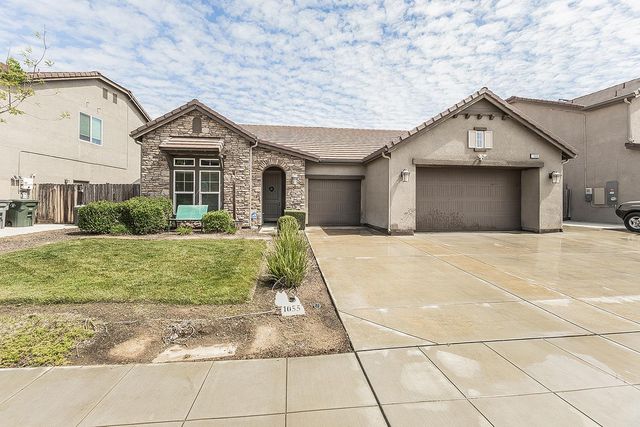 1055 Agua Dulce Avenue, Clovis, CA 93619