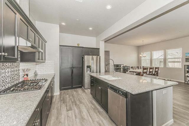 1055 Agua Dulce Avenue, Clovis, CA 93619