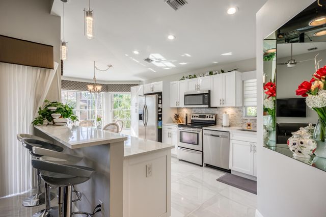 208 Legendary Circle, Palm Beach Gardens, FL 33418