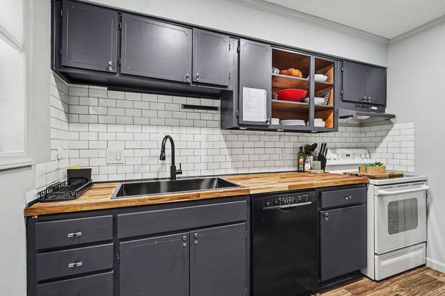 6369 New Market Way, Raleigh, NC 27615