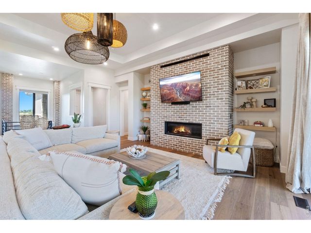 2774 Heron Lakes Pkwy, Berthoud, CO 80513