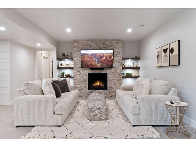 2774 Heron Lakes Pkwy, Berthoud, CO 80513