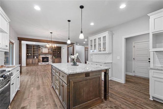 16657 S Chalet Drive, Olathe, KS 66062