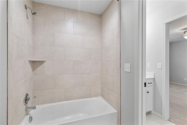 16657 S Chalet Drive, Olathe, KS 66062