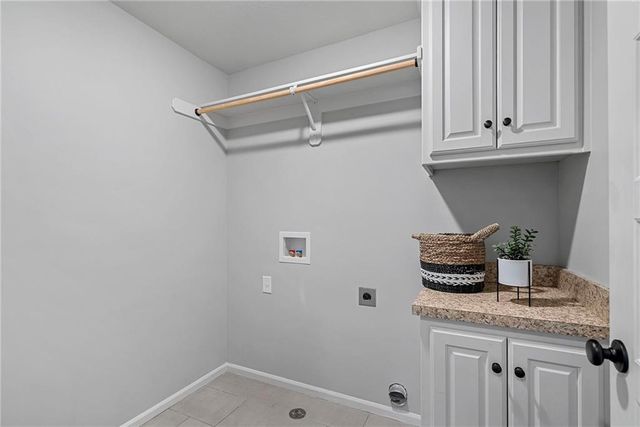 16657 S Chalet Drive, Olathe, KS 66062