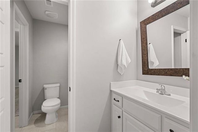 16657 S Chalet Drive, Olathe, KS 66062