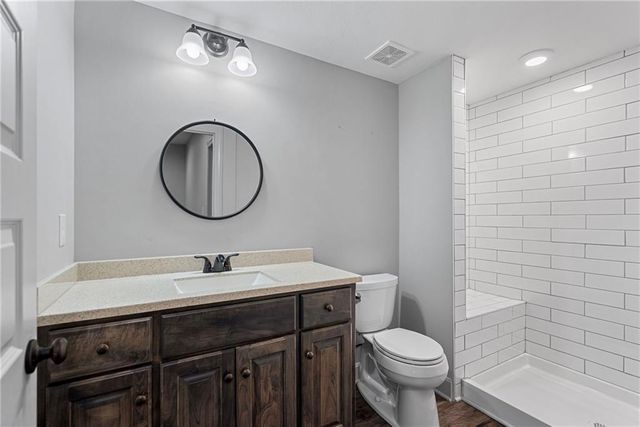 16657 S Chalet Drive, Olathe, KS 66062