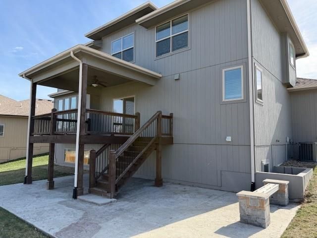 16657 S Chalet Drive, Olathe, KS 66062