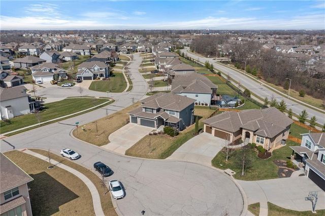 16657 S Chalet Drive, Olathe, KS 66062