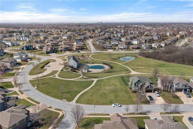 16657 S Chalet Drive, Olathe, KS 66062