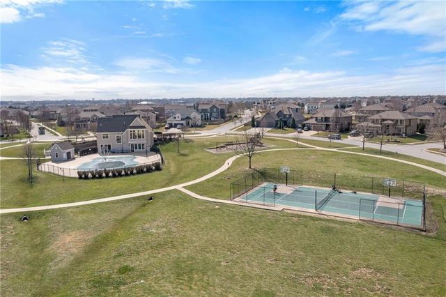 16657 S Chalet Drive, Olathe, KS 66062