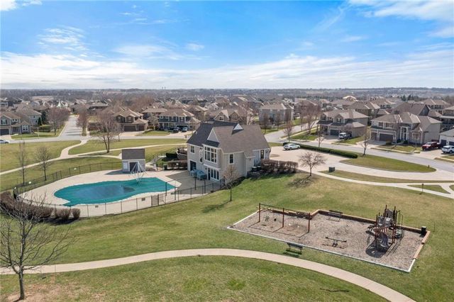 16657 S Chalet Drive, Olathe, KS 66062