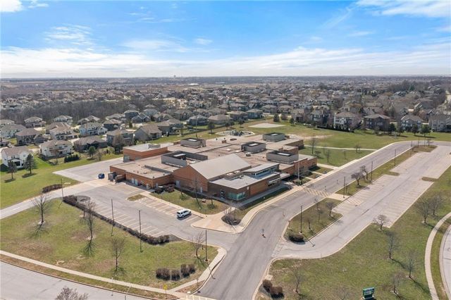 16657 S Chalet Drive, Olathe, KS 66062