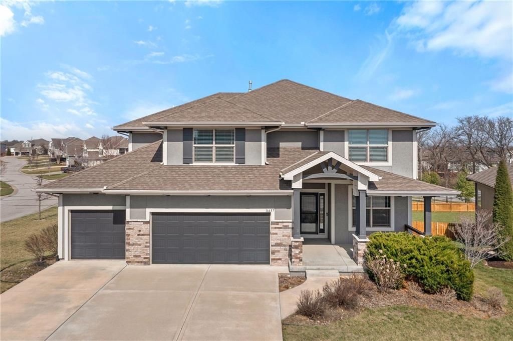 16657 S Chalet Drive, Olathe, KS 66062