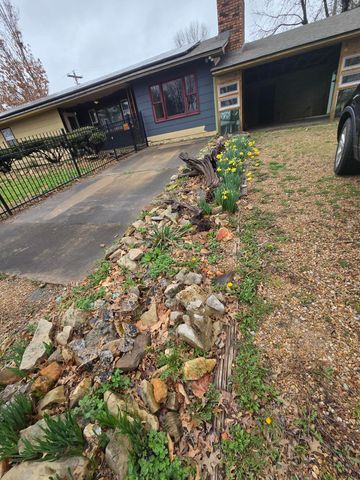 19304 Hillcrest Lane, Cassville, MO 65625