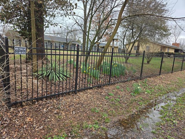 19304 Hillcrest Lane, Cassville, MO 65625