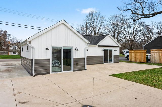 10139 Woodlawn Drive, Portage, MI 49002