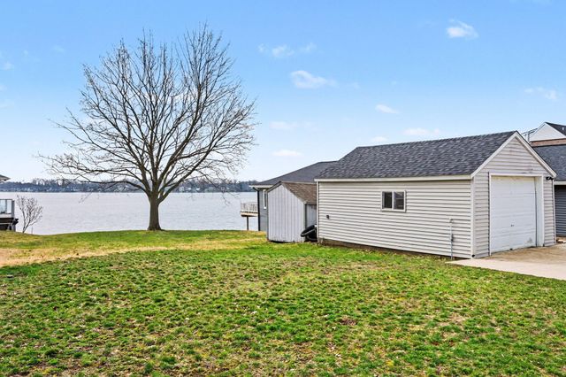 10139 Woodlawn Drive, Portage, MI 49002