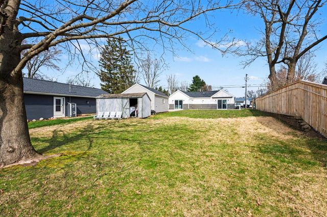 10139 Woodlawn Drive, Portage, MI 49002