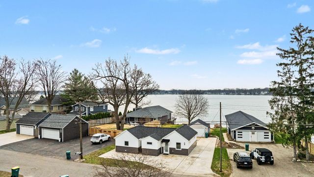 10139 Woodlawn Drive, Portage, MI 49002