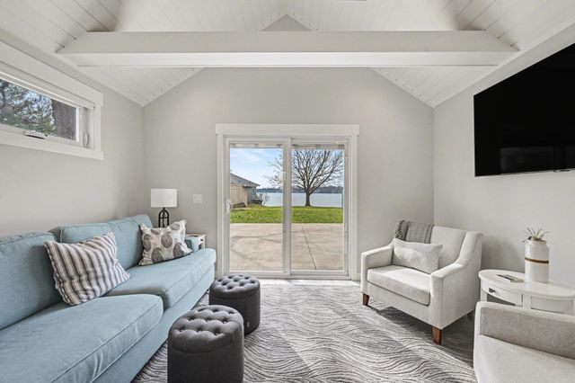 10139 Woodlawn Drive, Portage, MI 49002