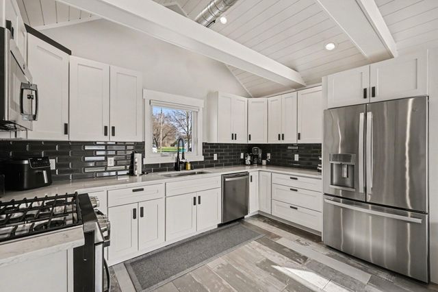 10139 Woodlawn Drive, Portage, MI 49002