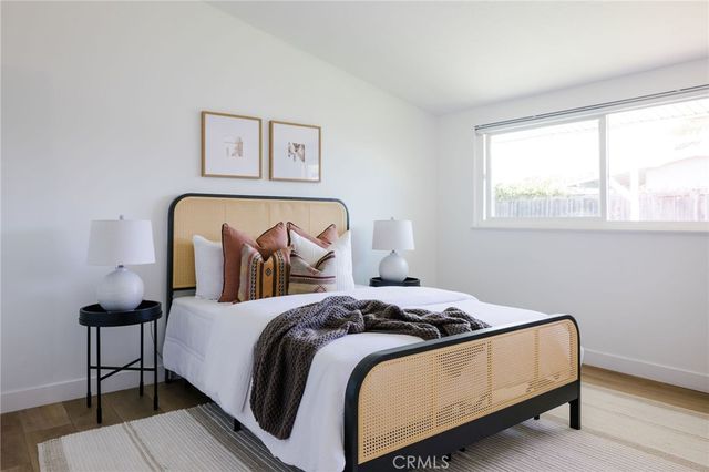 2566 Oxford, Costa Mesa, CA 92626