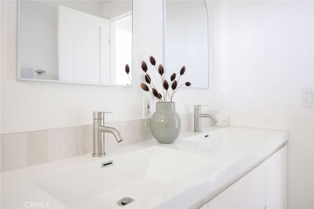 2566 Oxford, Costa Mesa, CA 92626