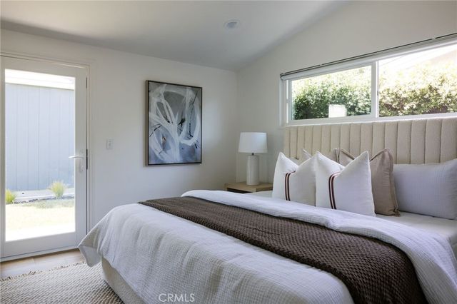 2566 Oxford, Costa Mesa, CA 92626