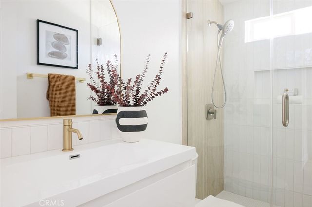 2566 Oxford, Costa Mesa, CA 92626