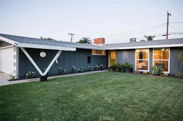 2566 Oxford, Costa Mesa, CA 92626