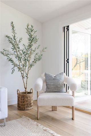 2566 Oxford, Costa Mesa, CA 92626