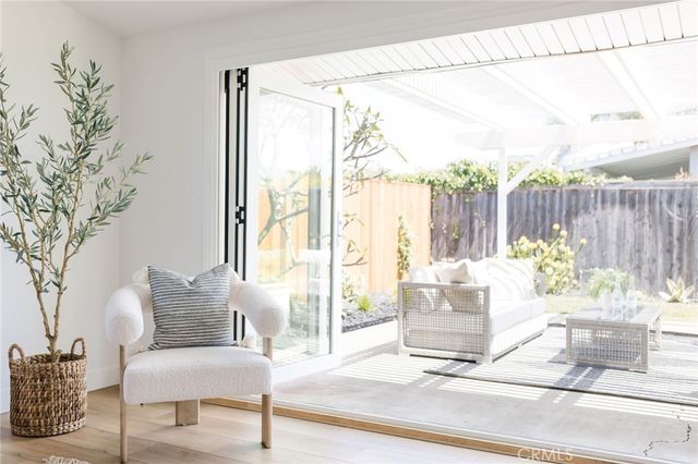 2566 Oxford, Costa Mesa, CA 92626