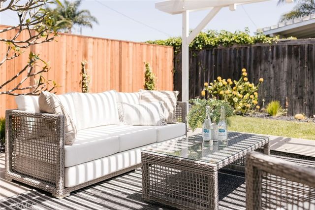 2566 Oxford, Costa Mesa, CA 92626