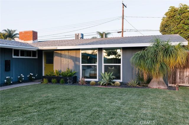 2566 Oxford, Costa Mesa, CA 92626