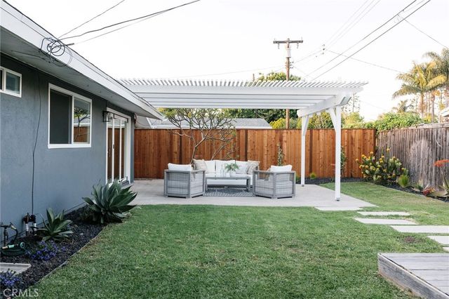 2566 Oxford, Costa Mesa, CA 92626