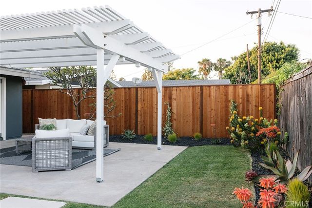 2566 Oxford, Costa Mesa, CA 92626