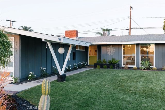 2566 Oxford, Costa Mesa, CA 92626