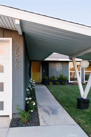 2566 Oxford, Costa Mesa, CA 92626