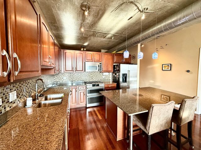 125 E 13th Street 909, Chicago, IL 60605